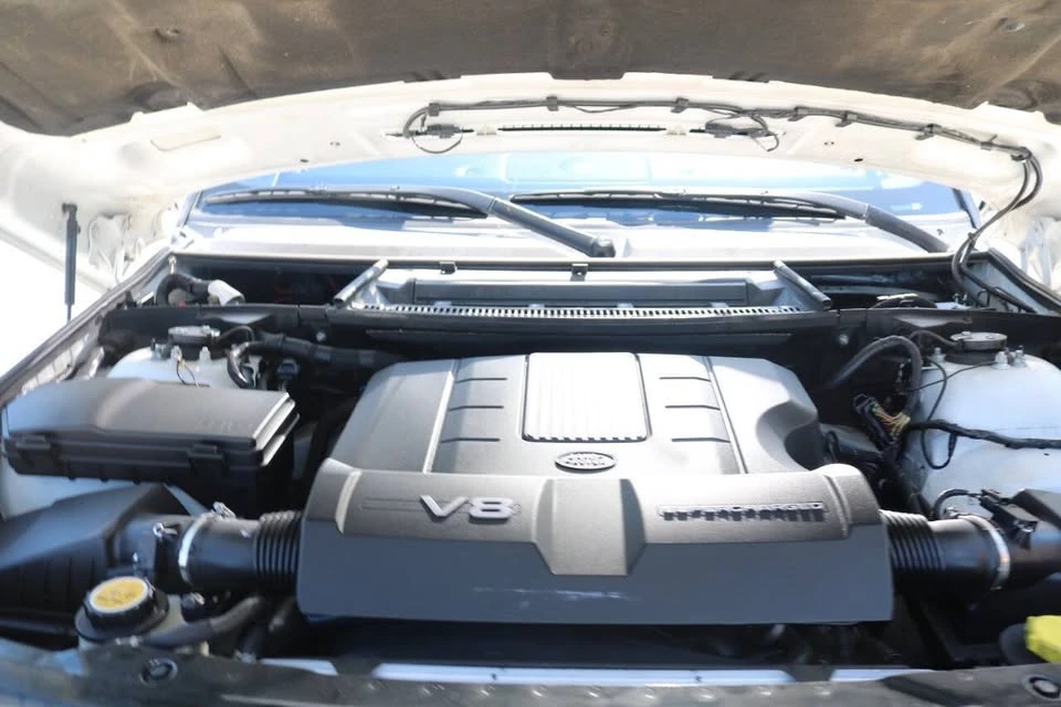 2011 Land Rover Range Rover L322 - Image 8 of 15