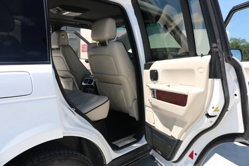 2011 Land Rover Range Rover L322 - Image 13 of 15
