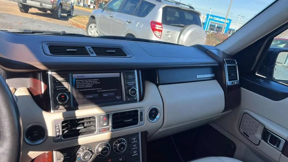 2011 Land Rover Range Rover L322 - Image 12 of 20