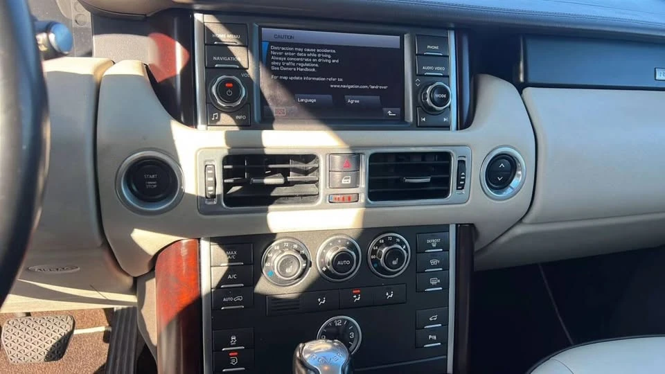 2011 Land Rover Range Rover L322 - Image 13 of 20