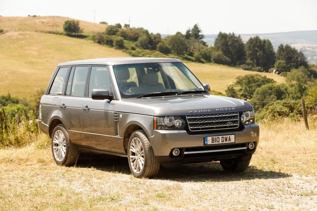 2011 Land Rover Range Rover L322 - Image 2 of 30