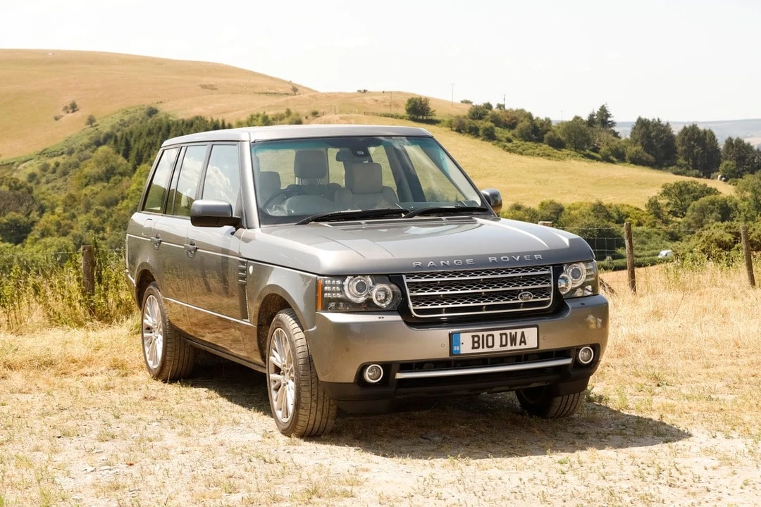 2011 Land Rover Range Rover L322 - Image 3 of 30