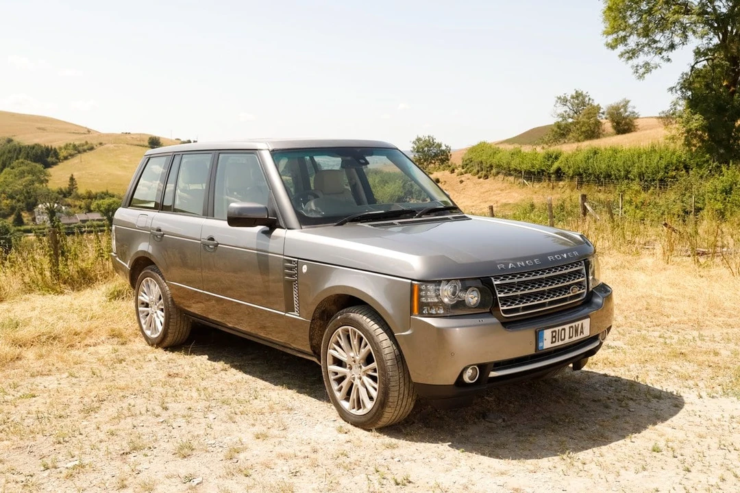 2011 Land Rover Range Rover L322 - Image 10 of 30