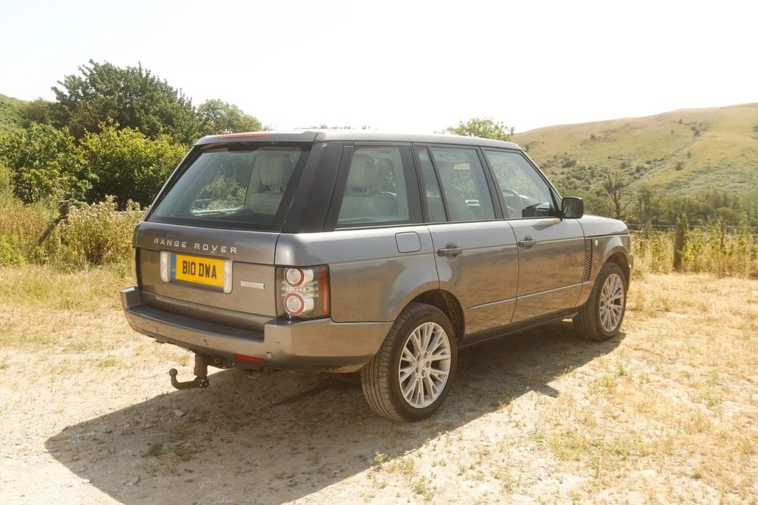 2011 Land Rover Range Rover L322 - Image 11 of 30