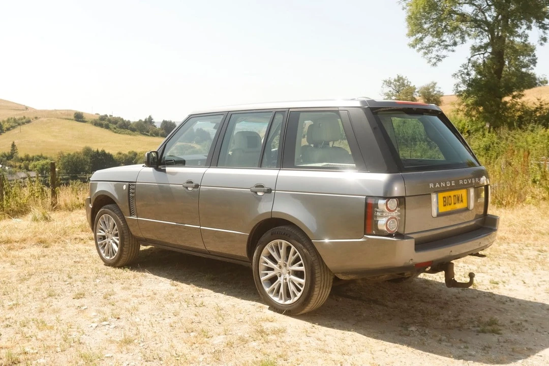2011 Land Rover Range Rover L322 - Image 14 of 30