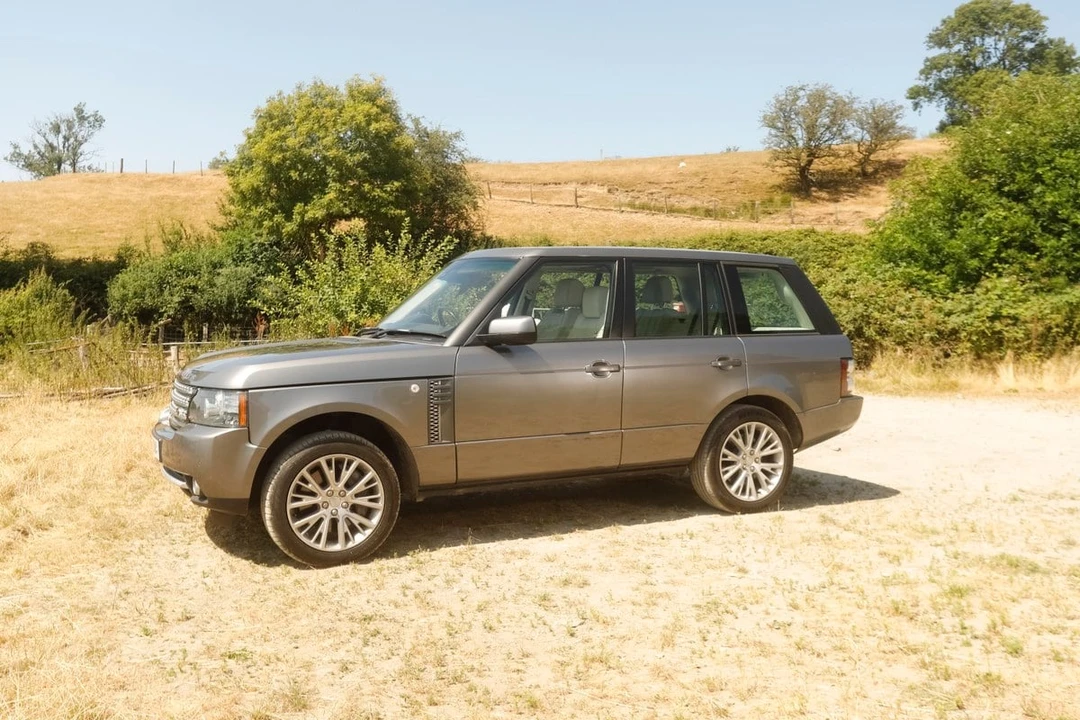 2011 Land Rover Range Rover L322 - Image 20 of 30