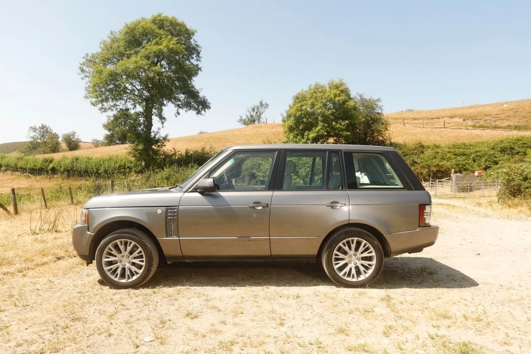 2011 Land Rover Range Rover L322 - Image 21 of 30