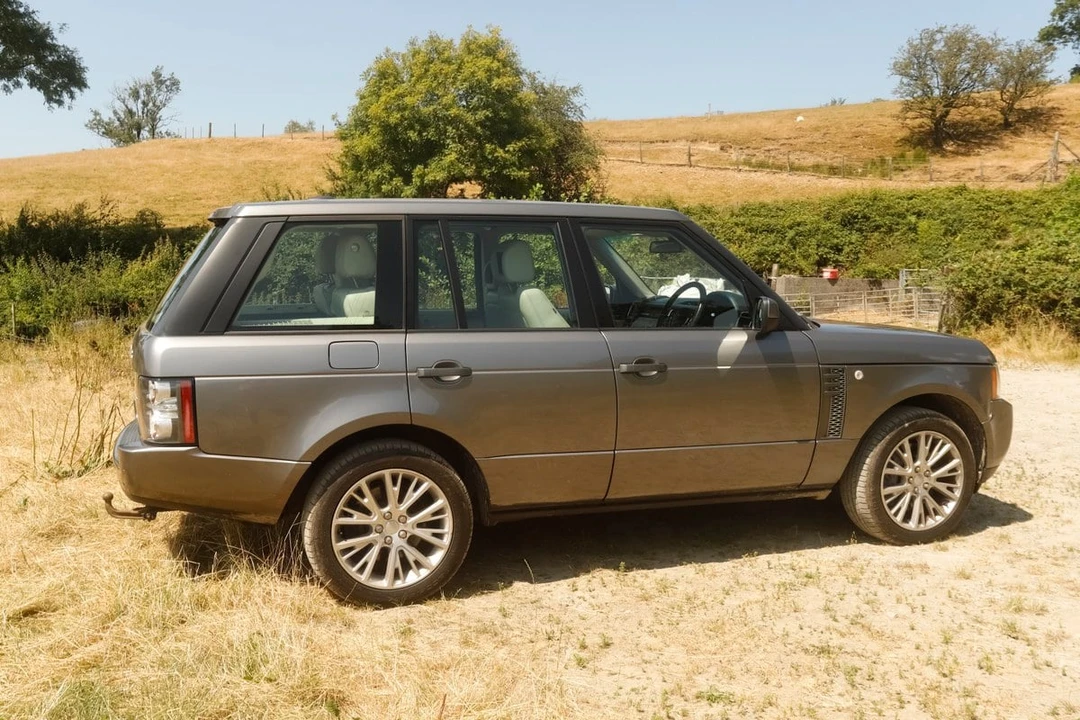 2011 Land Rover Range Rover L322 - Image 29 of 30