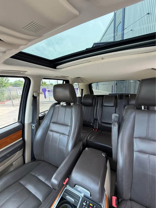 2011 Land Rover Range Rover L322 - Image 11 of 13