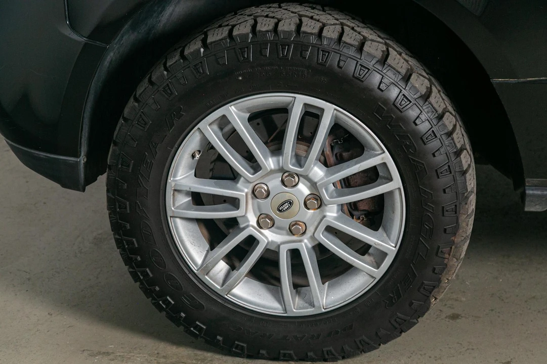 2011 Land Rover Range Rover L322 - Image 18 of 31