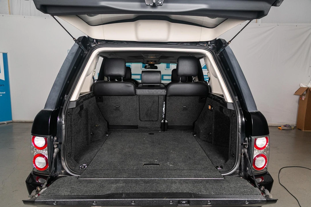 2011 Land Rover Range Rover L322 - Image 26 of 31