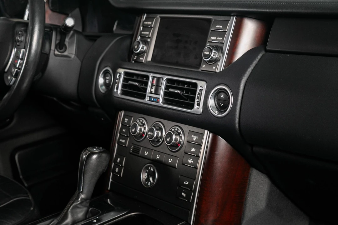 2011 Land Rover Range Rover L322 - Image 30 of 31