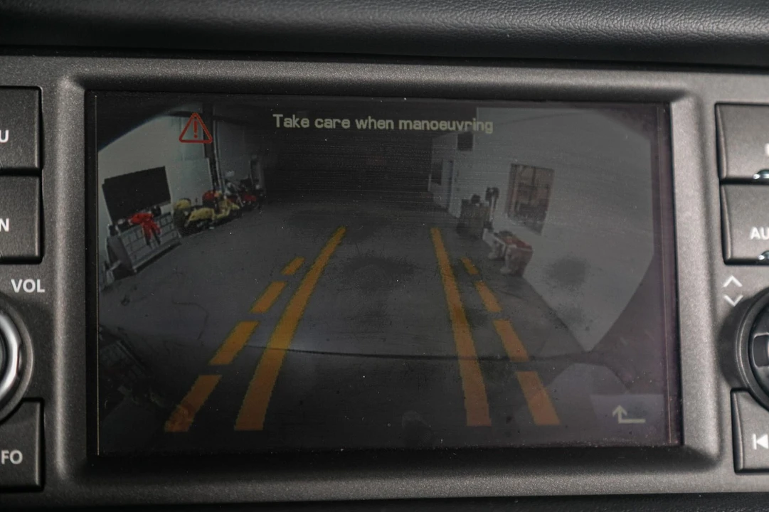 2011 Land Rover Range Rover L322 - Image 14 of 31