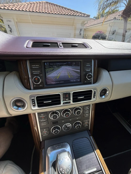 2011 Land Rover Range Rover L322 - Image 10 of 21