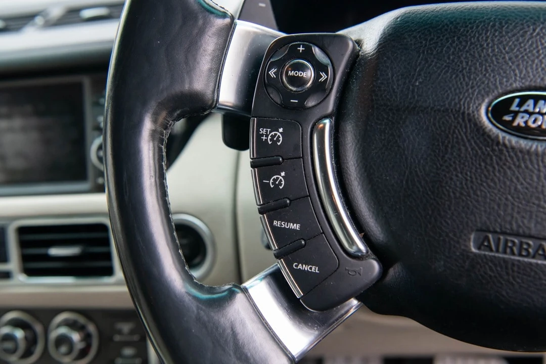 2011 Land Rover Range Rover L322 - Image 22 of 30