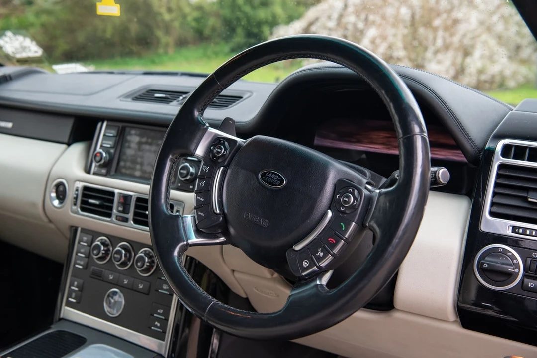 2011 Land Rover Range Rover L322 - Image 21 of 30