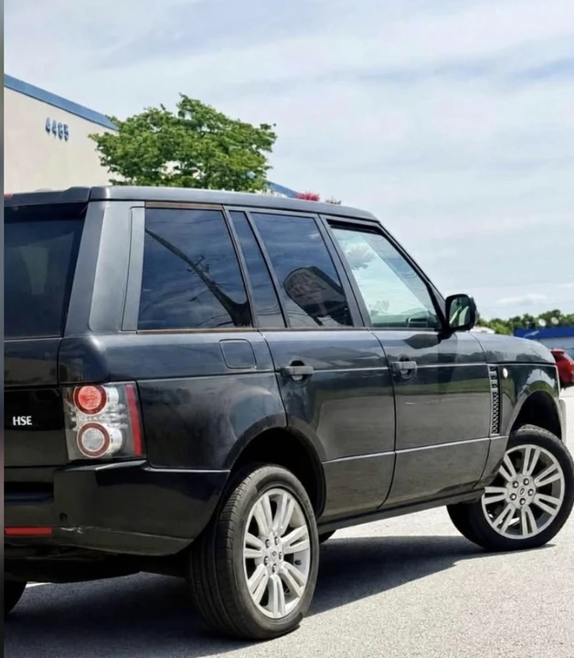 2011 Land Rover Range Rover L322 - Image 3 of 11