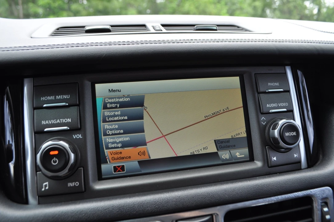 2011 Land Rover Range Rover L322 - Image 26 of 30