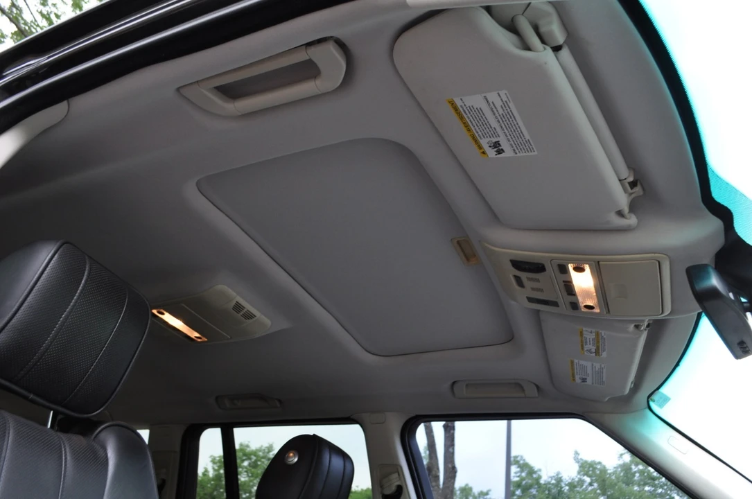 2011 Land Rover Range Rover L322 - Image 20 of 30