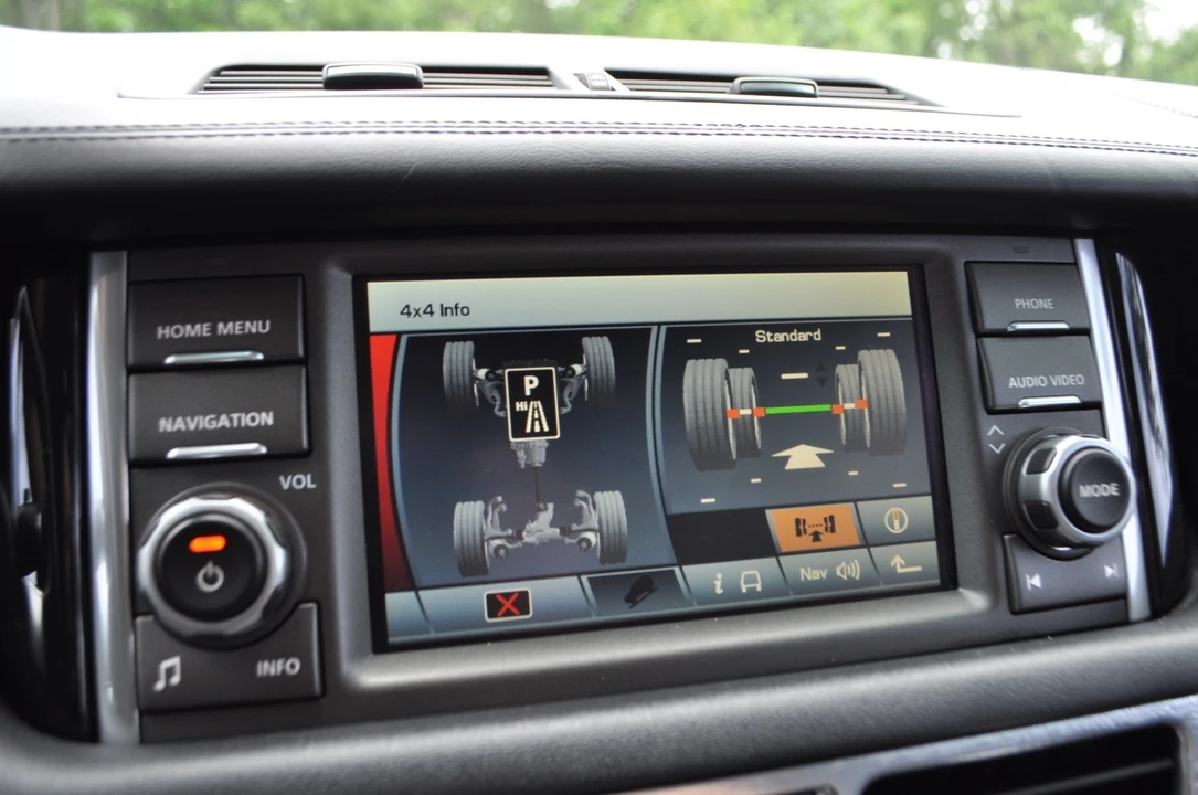 2011 Land Rover Range Rover L322 - Image 28 of 30