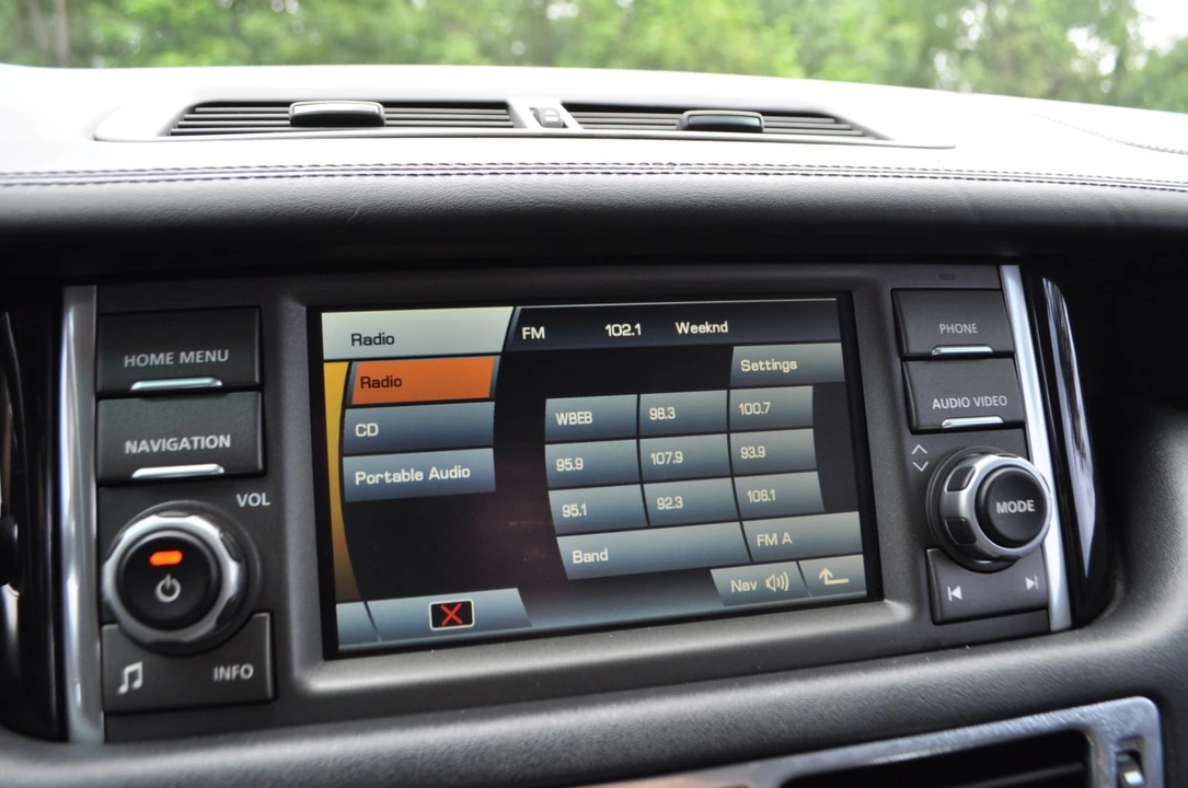 2011 Land Rover Range Rover L322 - Image 27 of 30