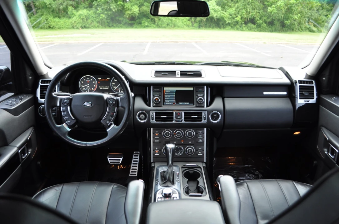 2011 Land Rover Range Rover L322 - Image 16 of 30