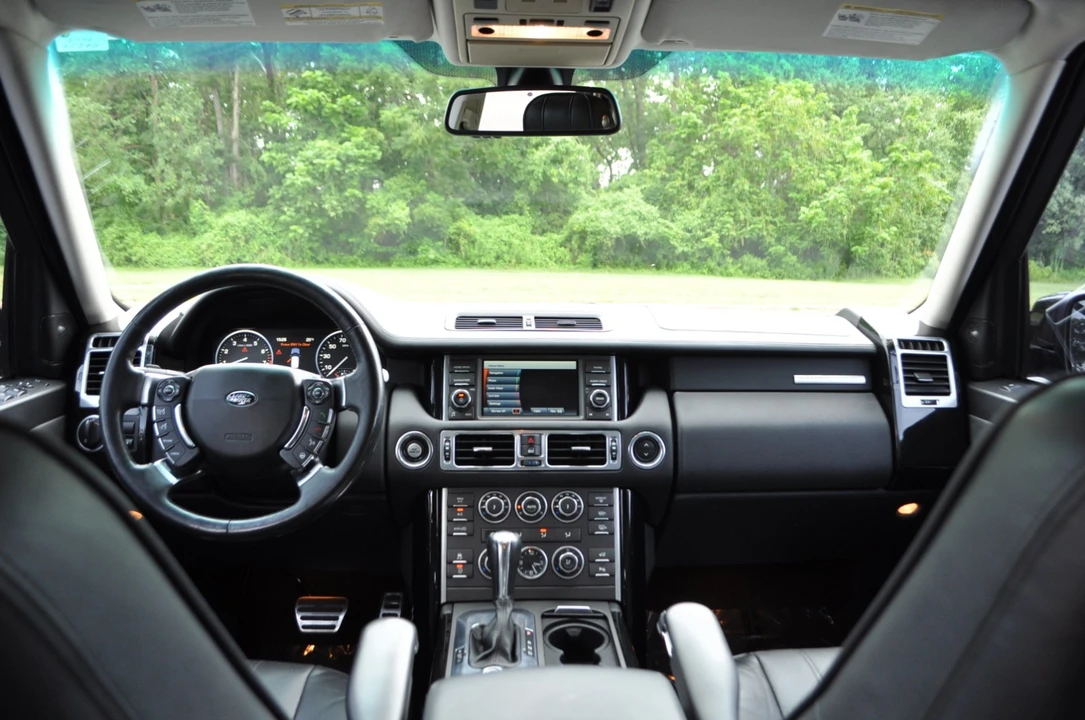 2011 Land Rover Range Rover L322 - Image 15 of 30