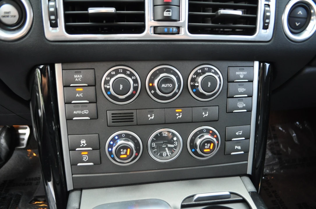 2011 Land Rover Range Rover L322 - Image 19 of 30