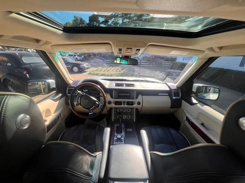 2011 Land Rover Range Rover L322 - Image 9 of 10