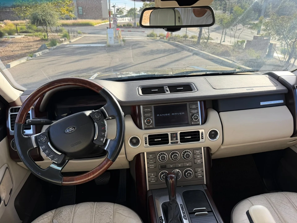 2011 Land Rover Range Rover L322 - Image 16 of 19