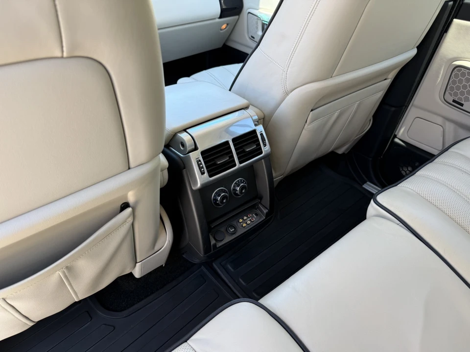 2011 Land Rover Range Rover L322 - Image 24 of 31