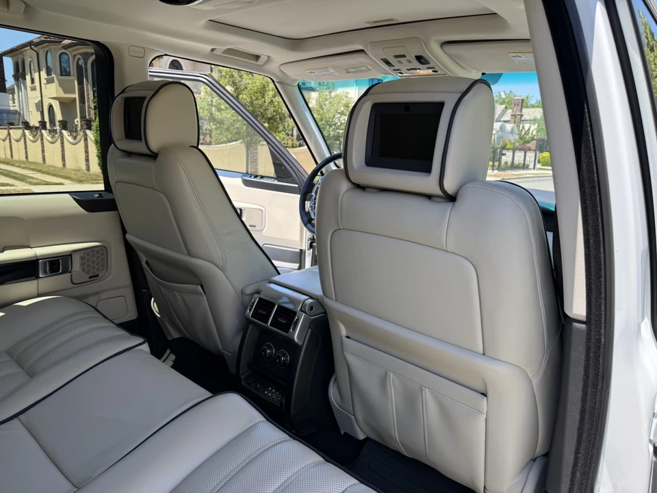 2011 Land Rover Range Rover L322 - Image 27 of 31
