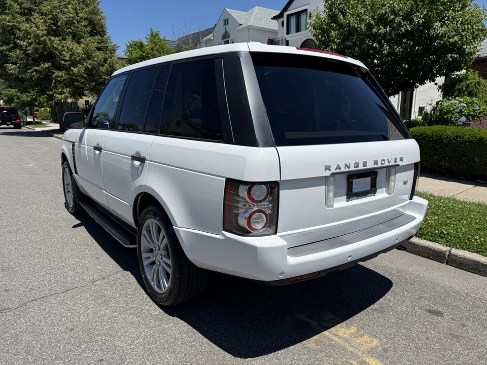 2011 Land Rover Range Rover L322 - Image 11 of 31