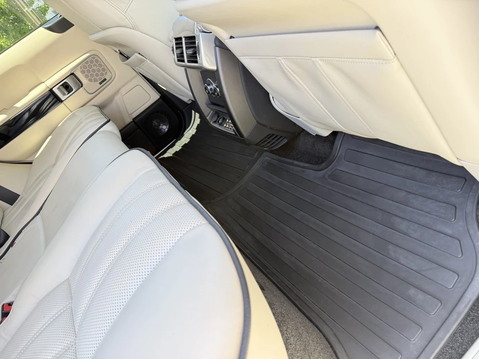 2011 Land Rover Range Rover L322 - Image 29 of 31