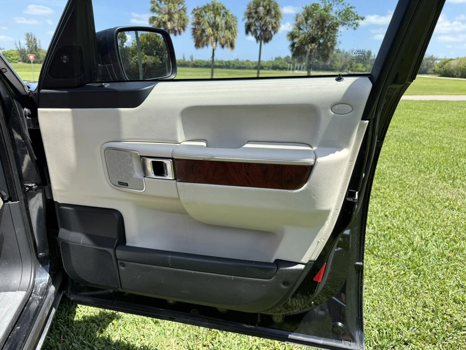 2011 Land Rover Range Rover L322 - Image 10 of 31