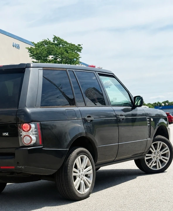 2011 Land Rover Range Rover L322 - Image 2 of 28