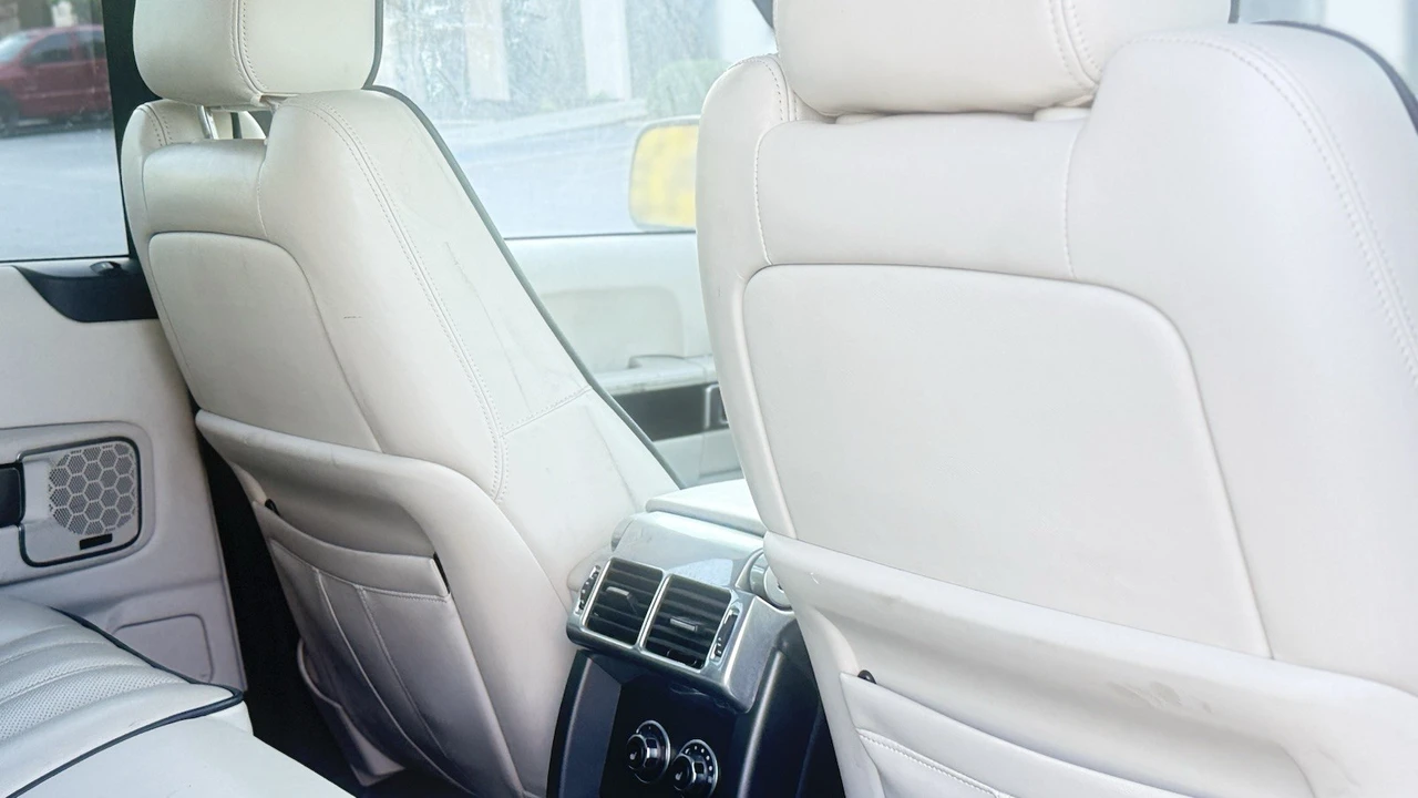 2011 Land Rover Range Rover L322 - Image 18 of 28