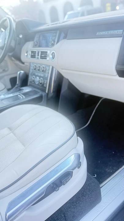 2011 Land Rover Range Rover L322 - Image 23 of 28