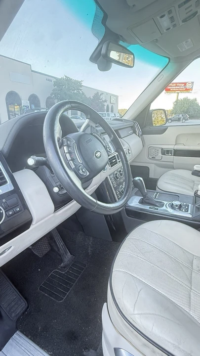 2011 Land Rover Range Rover L322 - Image 9 of 28