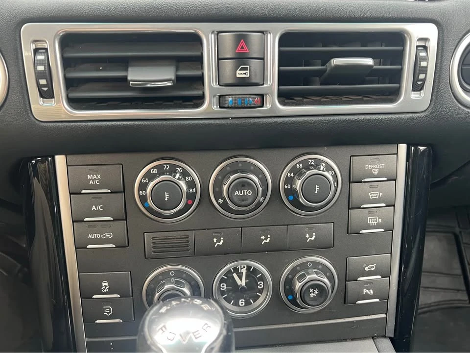 2011 Land Rover Range Rover L322 - Image 8 of 17