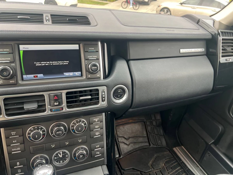 2011 Land Rover Range Rover L322 - Image 10 of 16