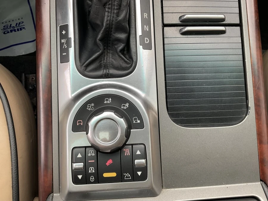 2011 Land Rover Range Rover L322 - Image 10 of 13