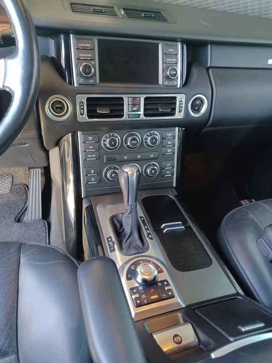 2011 Land Rover Range Rover L322 - Image 8 of 14