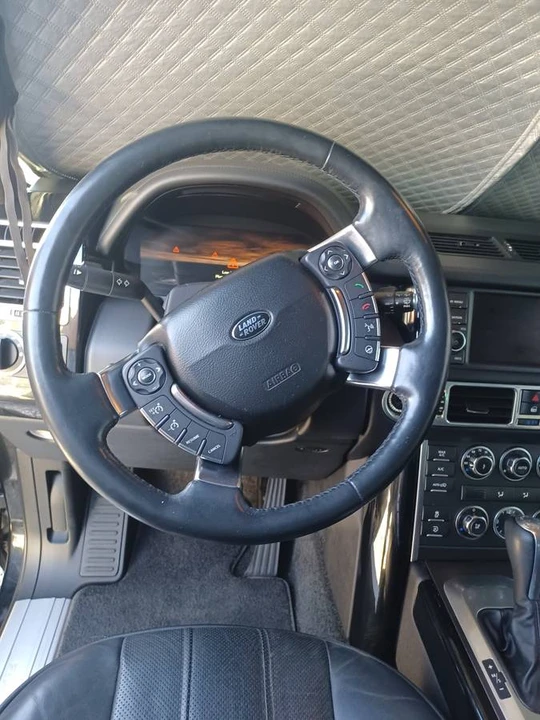 2011 Land Rover Range Rover L322 - Image 7 of 14