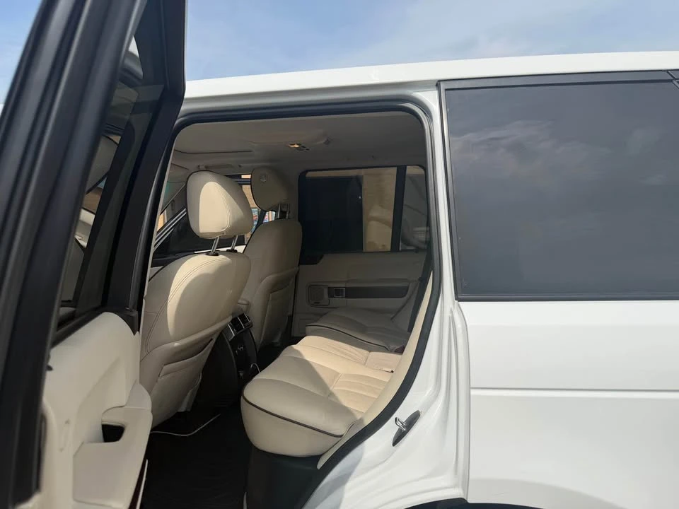 2011 Land Rover Range Rover L322 - Image 7 of 11