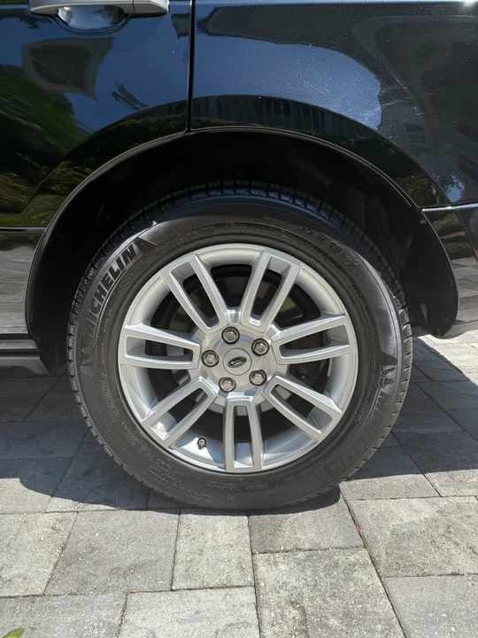 2011 Land Rover Range Rover L322 - Image 11 of 13