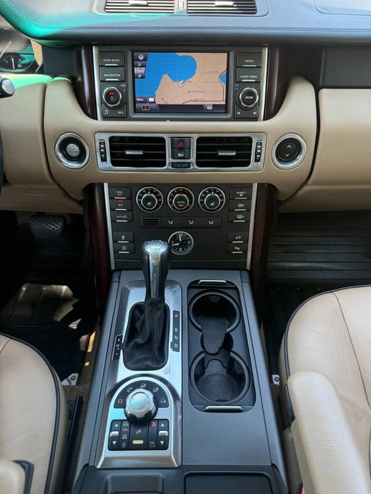 2011 Land Rover Range Rover L322 - Image 7 of 13