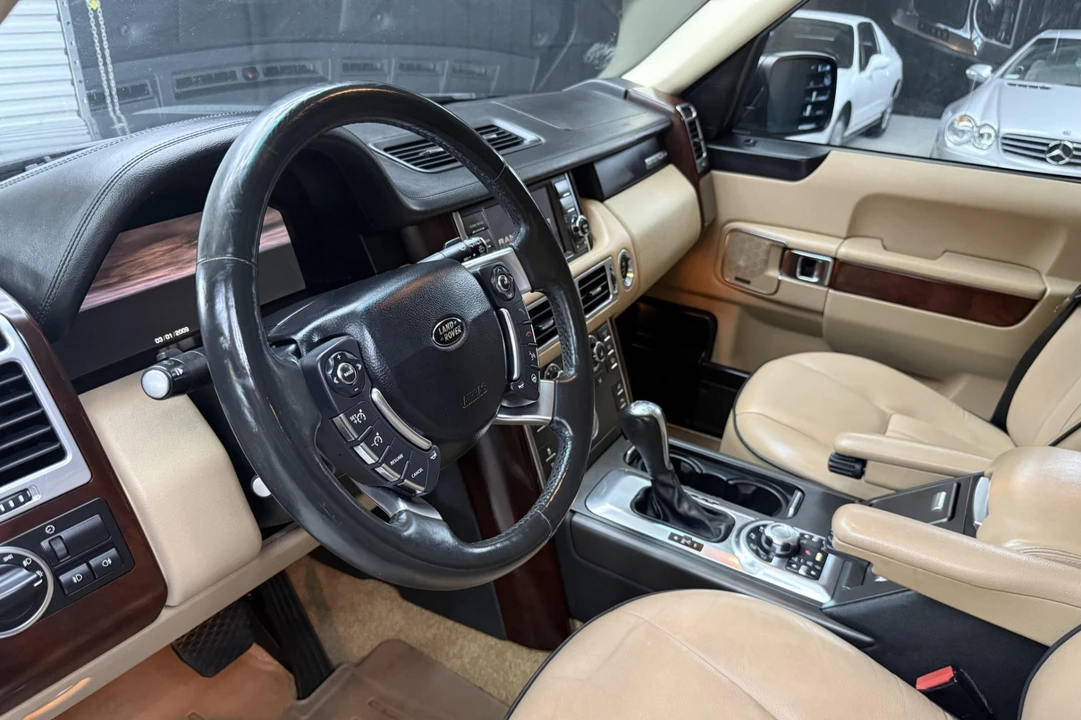 2011 Land Rover Range Rover L322 - Image 5 of 6