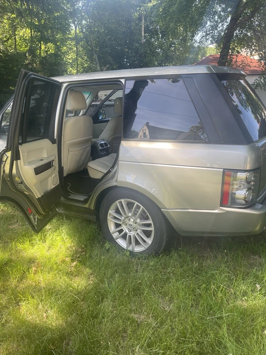 2011 Land Rover Range Rover L322 - Image 5 of 13