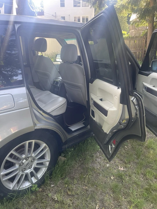 2011 Land Rover Range Rover L322 - Image 11 of 13